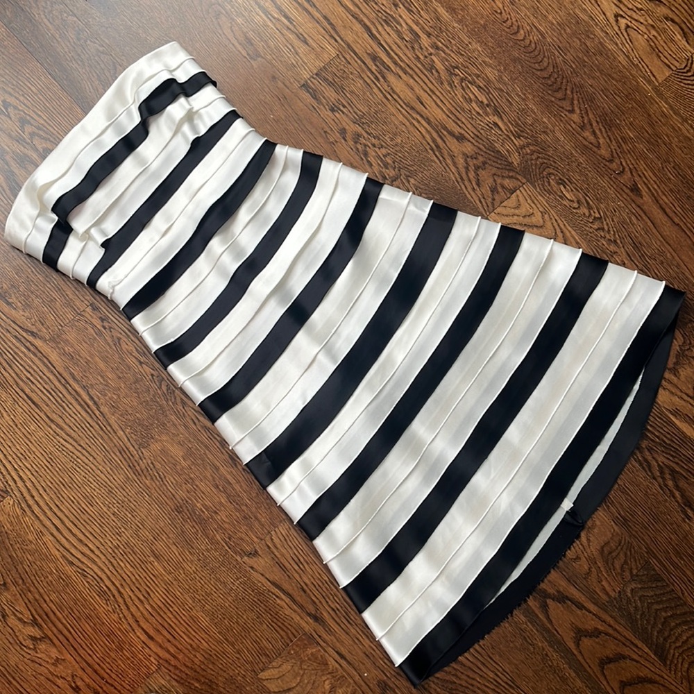 Sz2 BCBG strapless dress, black and white/ivory